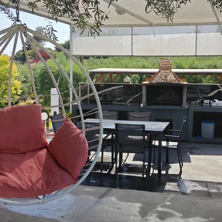 פסאקודיה Garlis Apartments מראה חיצוני תמונה